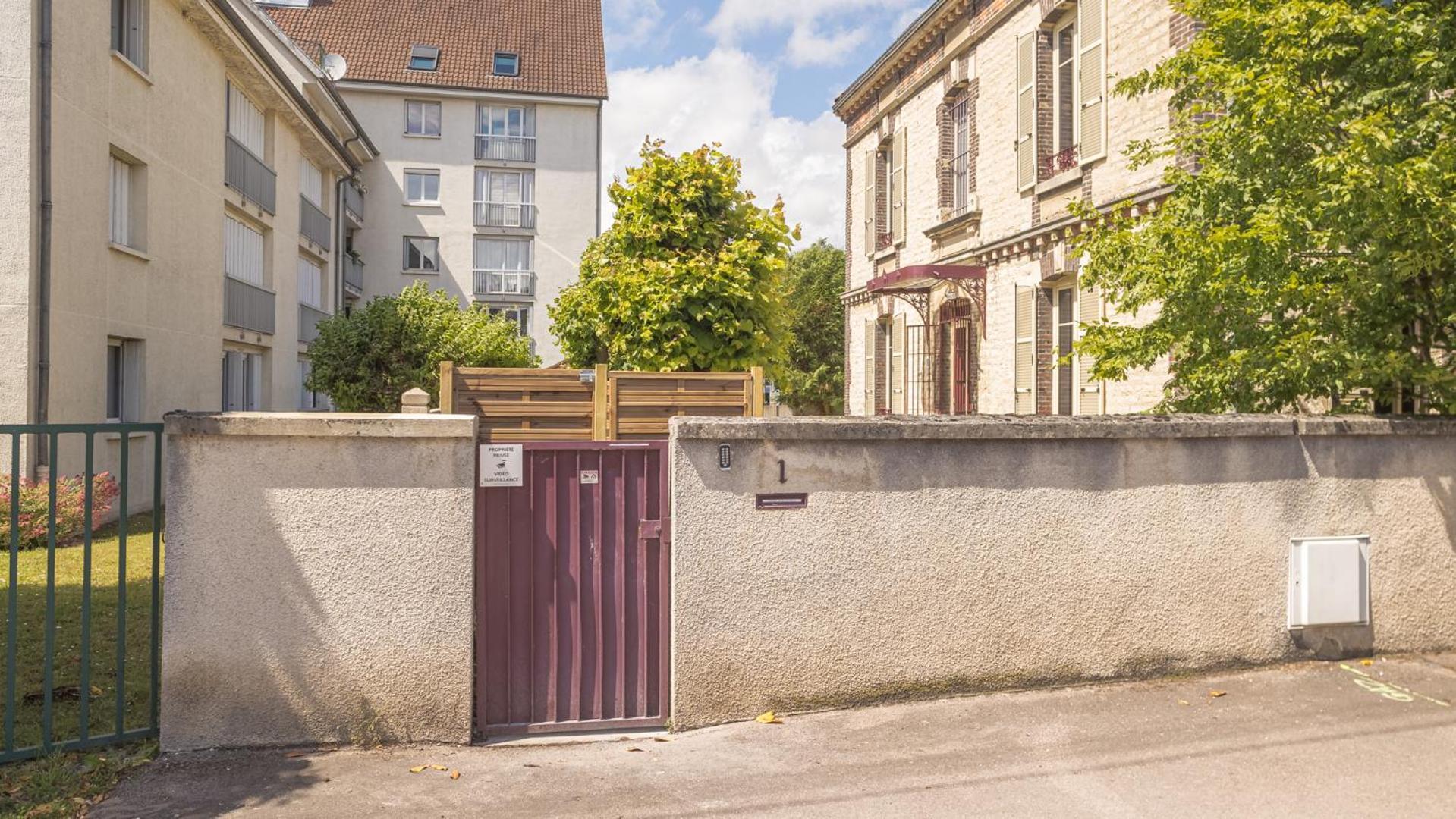 Bonappart 11 - Charme Napoleonien & Confort Troyes Exterior photo
